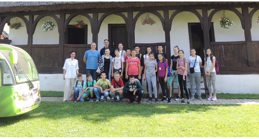 Mladi istoričari na nagradnom izletu u Kupinovu