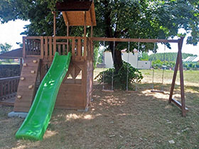 Novo dečje igralište za mališane iz Ogara