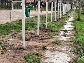 Нова ограда за безбедније и чистије школско двориште