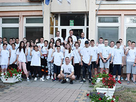 Општина летовањем наградила 55 ученика