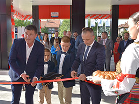  Velika donacija Knez petrola porodicama sa više dece na otvaranju prve pumpe u opštini Pećinci