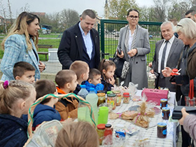 И предшколци допринели Митровданском вашару