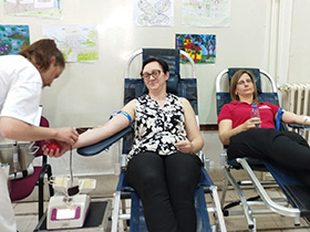 У две акције крв дало 49 давалаца