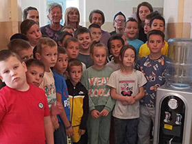 Сремице донирале апарат за воду за малишане из Прхова
