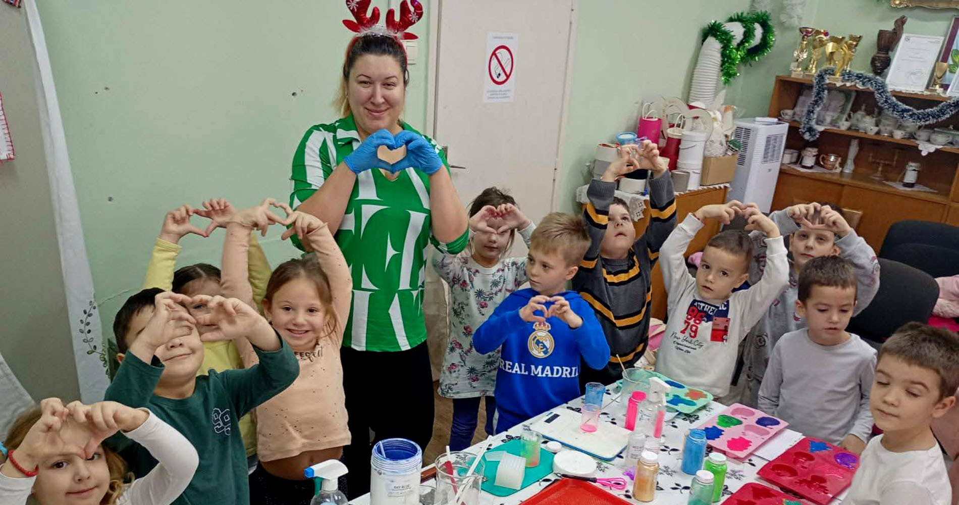 Новогодишње дружење деце и Чаробница