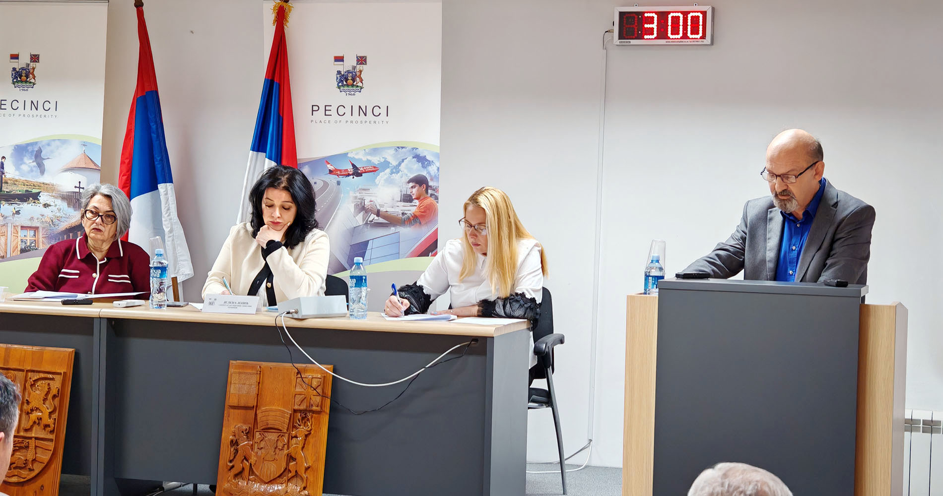 Буџет развојни, са јаком образовном и социјалном компонентом