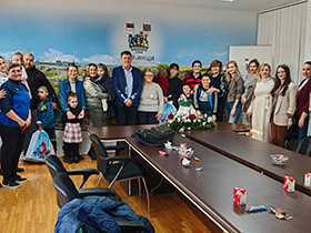 Сва деца треба да осете радост празника (Видео)