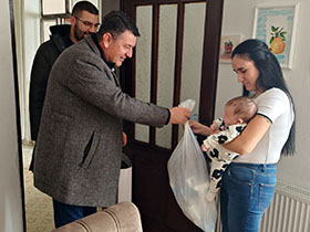 Higijenski paketi za 126 beba (Video)