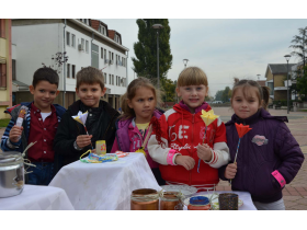 Малишани са својим рукотвроинама