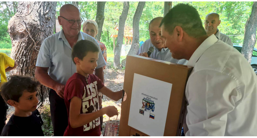 Општина Пећинци донирала рачунаре за децу са Косова и Метохије