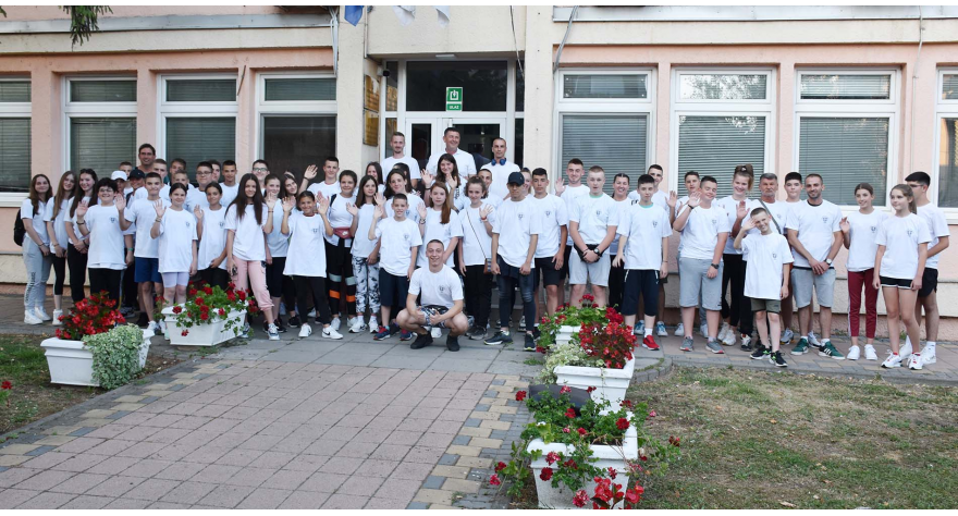 Општина летовањем наградила 55 ученика