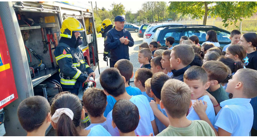 Pokazna vežba korisna i za školu i za vatrogasce