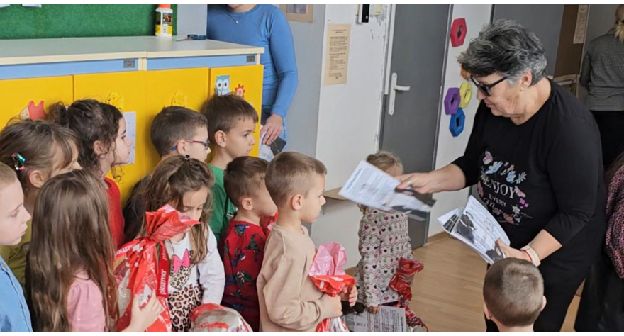 Udruženje Socio-ekologično obradovalo decu Deča povodom Svetog Save