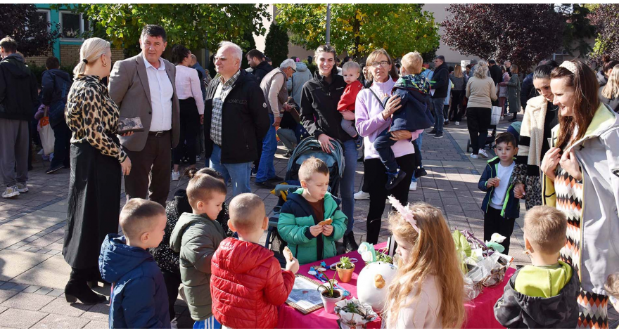 Пећиначко шеталиште преплавила дечја машта (Видео)