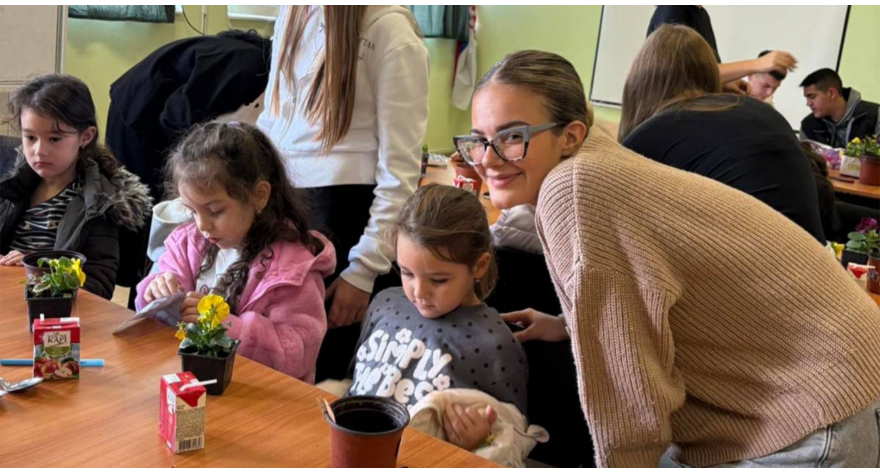 Pećinački srednjoškolci obeležili nedelju posvećenu deci