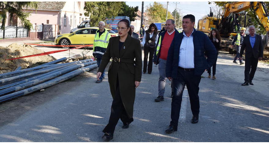 Ministarka Sara Pavkov posetila opštinu Pećinci