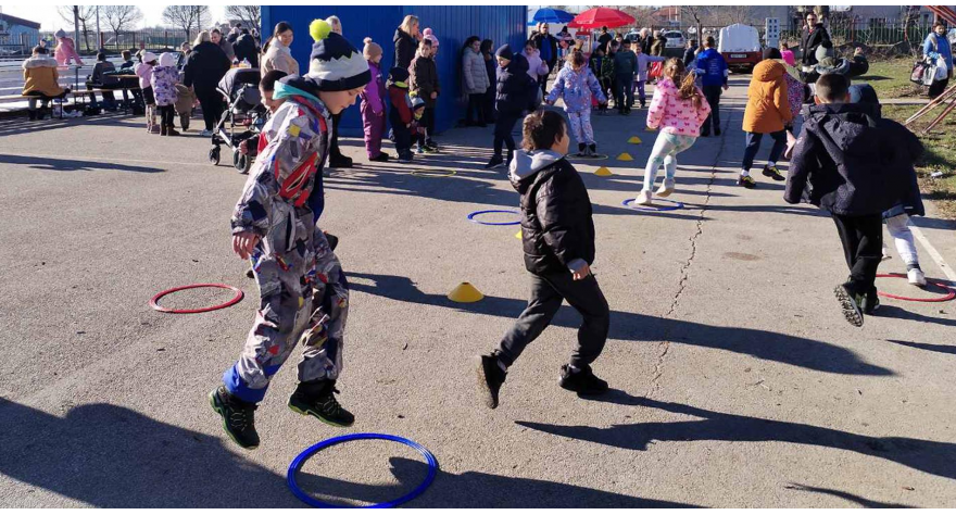 Новогодишњи зимски спортски дан